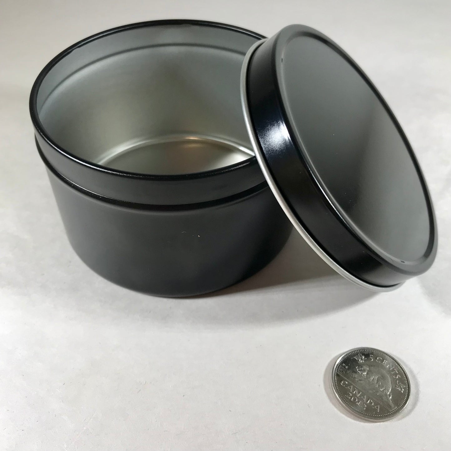 Black Round 8oz Tins