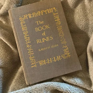 The Book of Runes - Ralph H. Blum (10th Anniversary Edition)