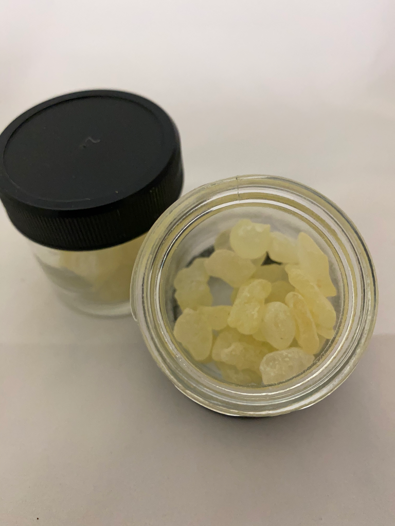 Mastic resin with resealable jar